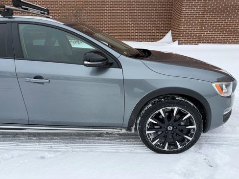 Used 2018 Volvo V60 T5 Cross Country w/ Convenience Package image 15