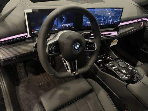 New 2026 BMW 550e xDrive w/ Premium Package AWD/4WD image 7