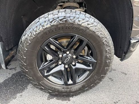 Used 2021 Chevrolet Silverado 1500 LT Trail Boss w/ Convenience Package II image 9