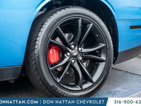 Used 2018 Dodge Challenger SXT w/ Blacktop Package RWD image 33