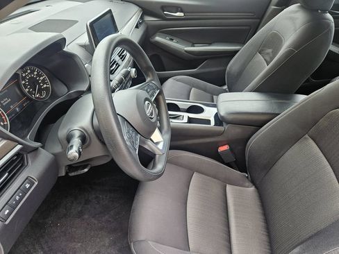 Used 2024 Nissan Altima 2.5 SV FWD image 10