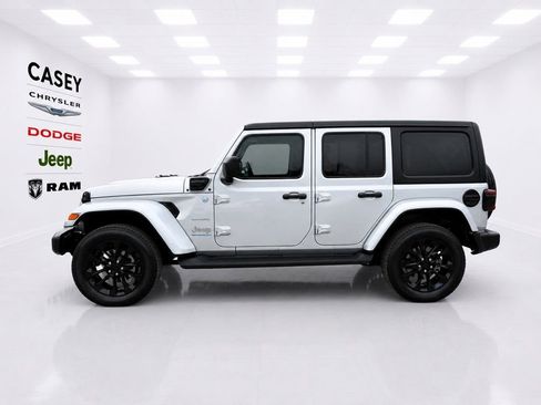 Used 2023 Jeep Wrangler Unlimited Sahara w/ Cold Weather Group AWD/4WD image 5