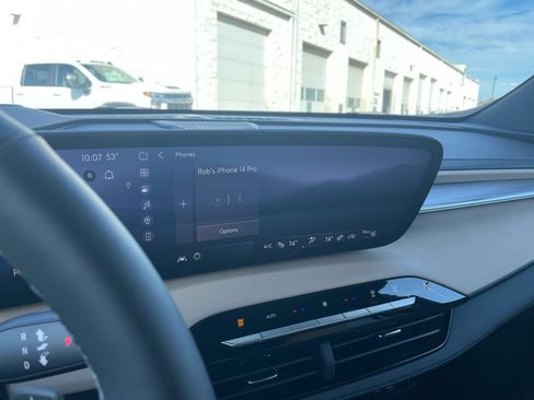 Used 2025 Buick Enclave Preferred image 16