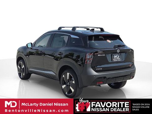 New 2026 Nissan Kicks SR FWD image 4
