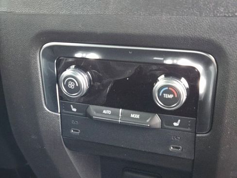 New 2026 GMC Yukon XL Elevation image 12