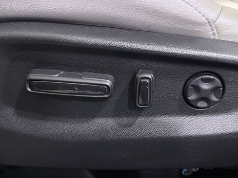 Used 2022 Honda CR-V Touring image 26