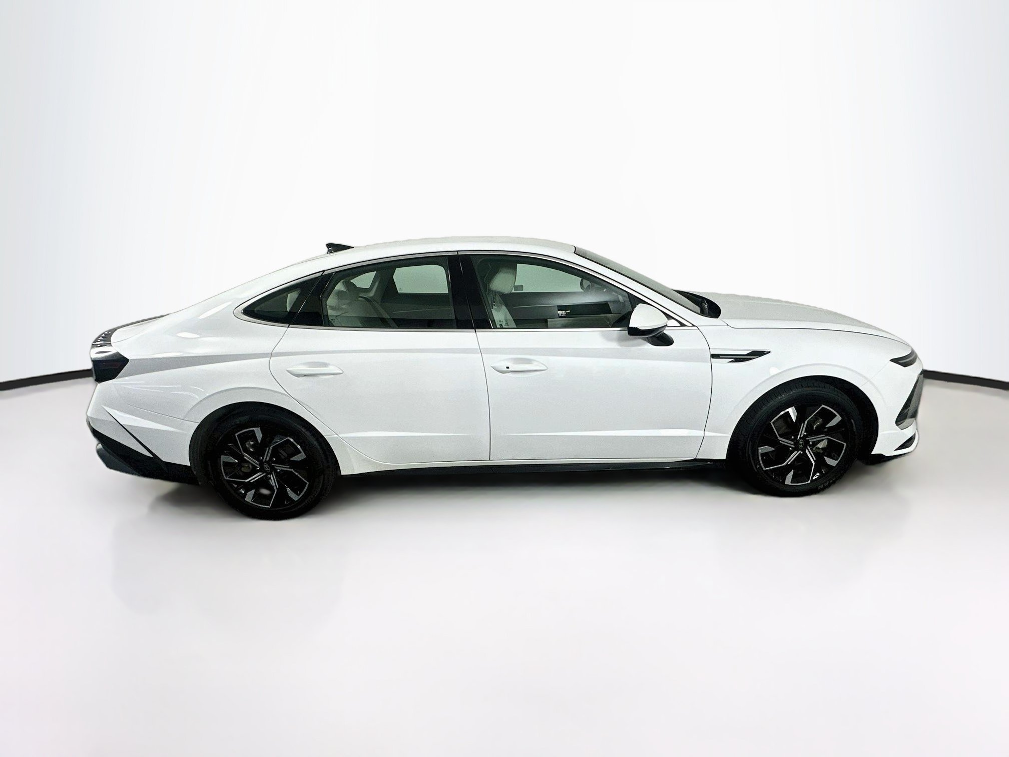 Used 2025 Hyundai Sonata SEL FWD image 10