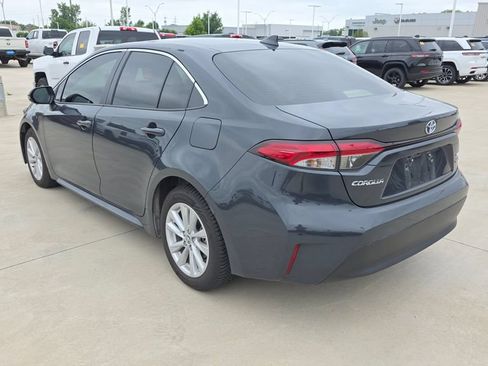 Used 2025 Toyota Corolla XLE FWD image 3
