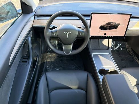Used 2023 Tesla Model 3 Standard Range image 19