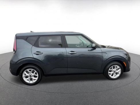 Used 2025 Kia Soul LX w/ LX Technology Package image 16