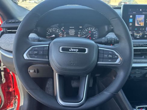 Used 2024 Jeep Compass Latitude AWD/4WD image 27