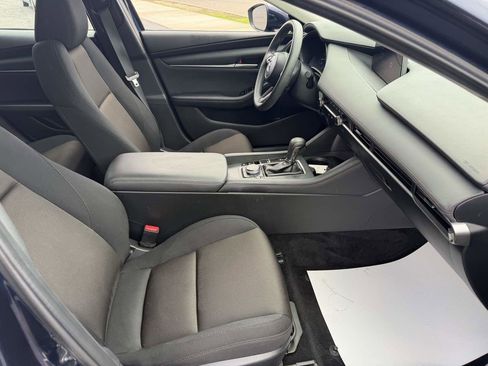 Used 2020 MAZDA MAZDA3 Sedan FWD image 17