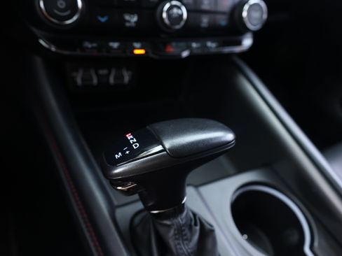 Used 2024 Dodge Durango GT RWD image 11
