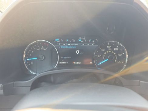 Used 2019 Ford F150 Lariat w/ Equipment Group 502A Luxury AWD/4WD image 9