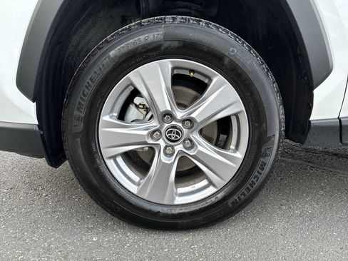 Used 2025 Toyota RAV4 XLE AWD/4WD image 17