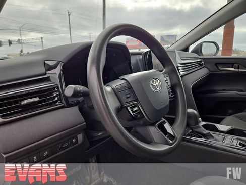 Used 2025 Toyota Camry LE image 19