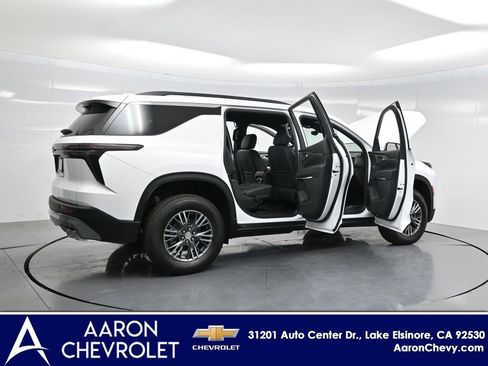 New 2026 Chevrolet Traverse LT w/ Driver Confidence Package image 4