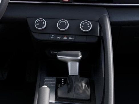 New 2025 Hyundai Elantra SE FWD image 16