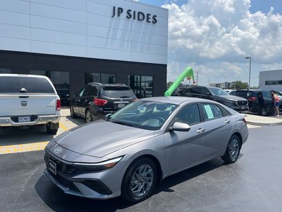 Used 2025 Hyundai Elantra Hybrid