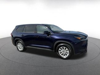 Used 2025 Toyota Grand Highlander FWD video 2