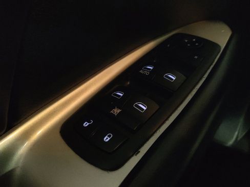 Used 2019 Dodge Journey SE w/ Connectivity Group FWD image 27