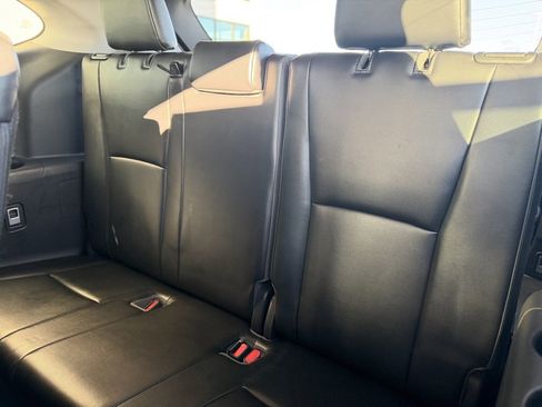 Used 2022 Toyota Highlander XLE image 24