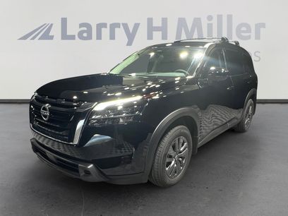 New 2025 Nissan Pathfinder SV