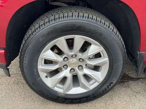 Used 2020 Chevrolet Silverado 1500 Custom w/ Custom Value Package image 10