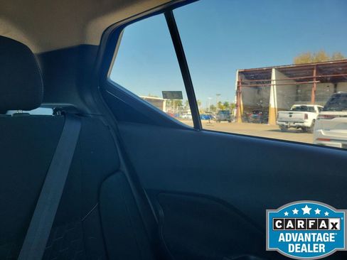 Used 2021 Nissan Kicks SV image 15