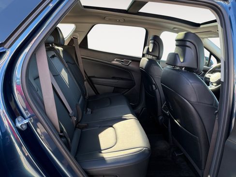 Used 2023 Kia Sportage EX w/ EX Premium Package image 18