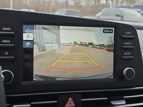 Used 2026 Hyundai Elantra Hybrid FWD image 23