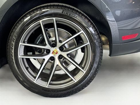 Certified 2025 Porsche Macan image 23