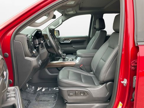 Used 2023 Chevrolet Silverado 1500 LT Trail Boss w/ Convenience Package II image 9