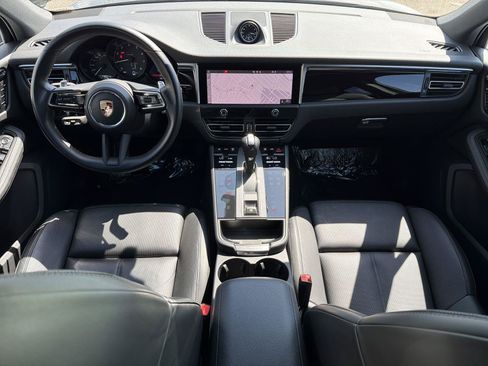 Used 2024 Porsche Macan AWD/4WD image 20