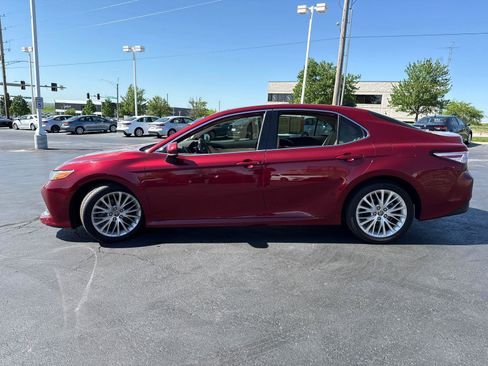 Used 2020 Toyota Camry XLE w/ Navigation Package AWD/4WD image 4