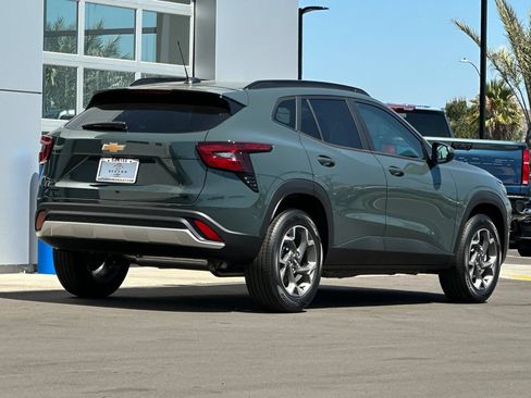 New 2026 Chevrolet Trax LT FWD image 4