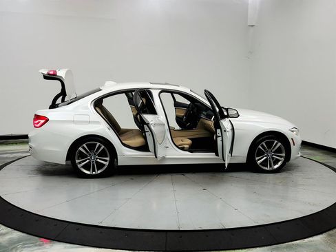 Used 2018 BMW 330i Sedan RWD image 11