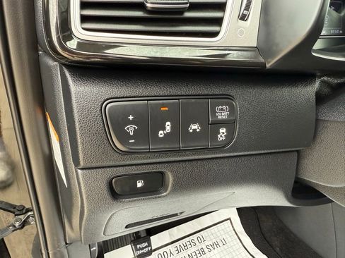 Used 2019 Kia Niro Touring image 11