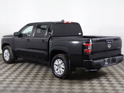 Used 2022 Nissan Frontier SV image 6