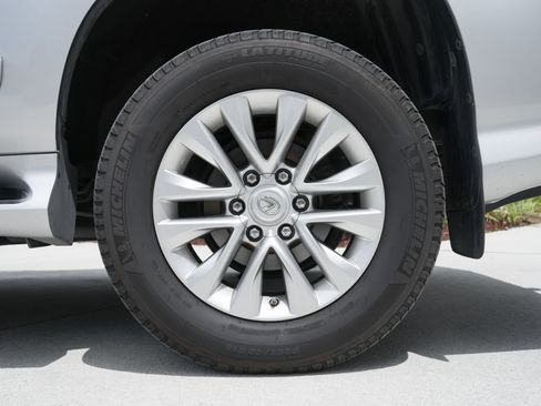 Used 2014 Lexus GX 460 w/ Premium Package AWD/4WD image 14