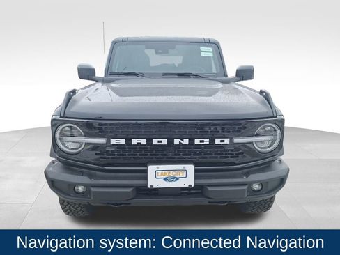 New 2025 Ford Bronco Outer Banks w/ Black Appearance Package image 2