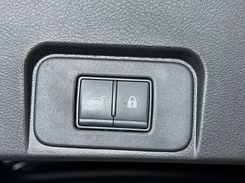 Used 2024 Nissan Rogue SL w/ SL Premium Package AWD/4WD image 32
