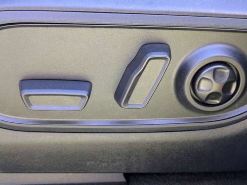 Used 2023 Jeep Grand Cherokee L Laredo RWD image 21