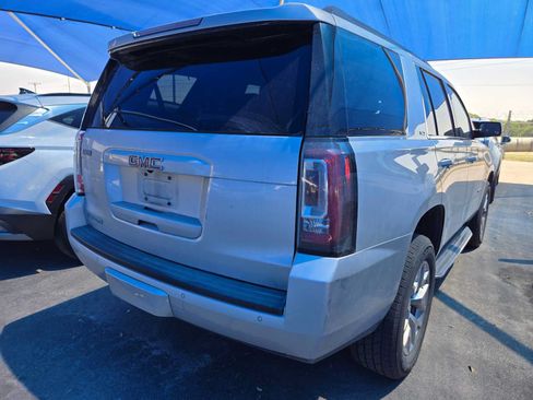 Used 2017 GMC Yukon SLT RWD image 4