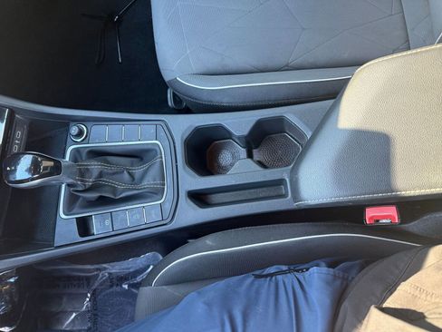 Used 2025 Volkswagen Jetta Sport image 38