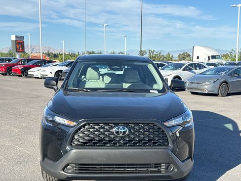 Used 2024 Toyota Corolla Cross L AWD/4WD image 2