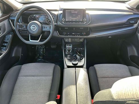 Certified 2021 Nissan Rogue SV image 13