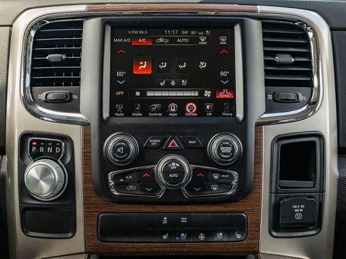 Used 2016 RAM 1500 Laramie RWD image 30