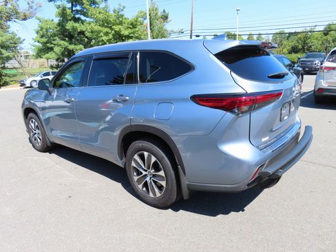 Used 2022 Toyota Highlander XLE image 7