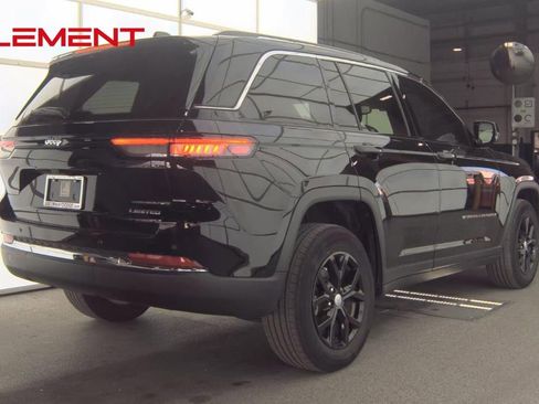 Used 2023 Jeep Grand Cherokee Limited image 6